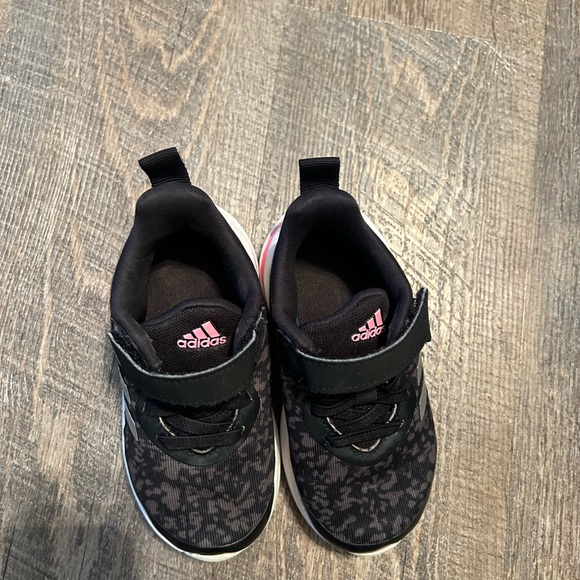 Adidas little girl T-shoes - Picture 2 of 3